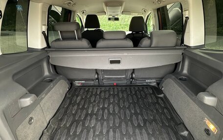 Volkswagen Touran III, 2012 год, 1 250 000 рублей, 12 фотография