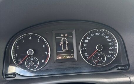 Volkswagen Touran III, 2012 год, 1 250 000 рублей, 18 фотография