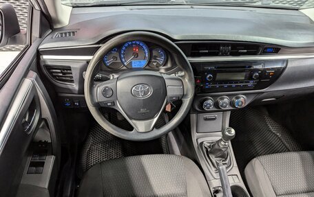 Toyota Corolla, 2013 год, 1 155 000 рублей, 20 фотография