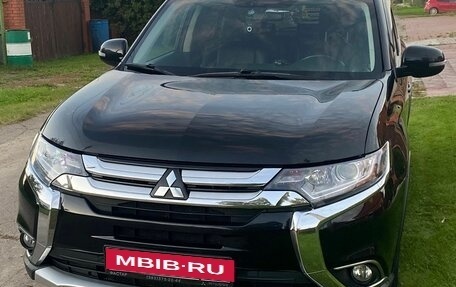 Mitsubishi Outlander III рестайлинг 3, 2018 год, 2 200 000 рублей, 1 фотография