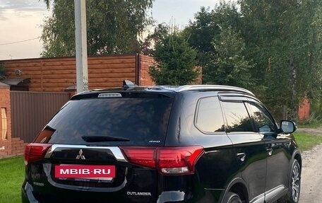 Mitsubishi Outlander III рестайлинг 3, 2018 год, 2 200 000 рублей, 4 фотография