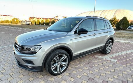 Volkswagen Tiguan II, 2020 год, 2 300 000 рублей, 3 фотография