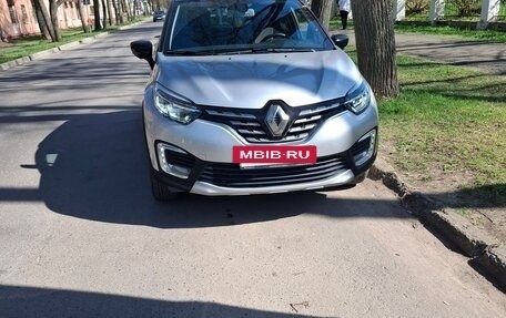 Renault Kaptur I рестайлинг, 2021 год, 1 650 000 рублей, 2 фотография