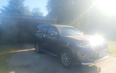 Toyota Land Cruiser Prado 150 рестайлинг 2, 2018 год, 5 200 000 рублей, 2 фотография