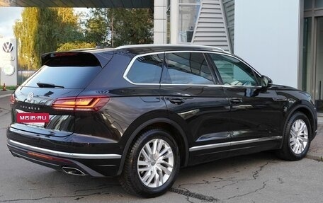 Volkswagen Touareg III, 2019 год, 3 950 000 рублей, 4 фотография