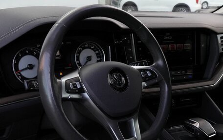 Volkswagen Touareg III, 2019 год, 3 950 000 рублей, 30 фотография