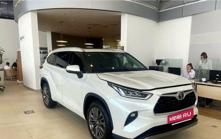 Toyota Highlander, 2024 год, 6 380 000 рублей, 2 фотография