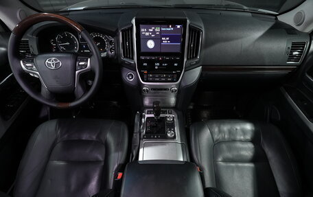 Toyota Land Cruiser 200, 2019 год, 6 100 000 рублей, 12 фотография