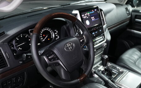Toyota Land Cruiser 200, 2019 год, 6 100 000 рублей, 10 фотография