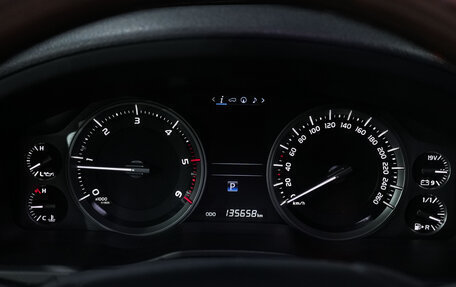 Toyota Land Cruiser 200, 2019 год, 6 100 000 рублей, 26 фотография