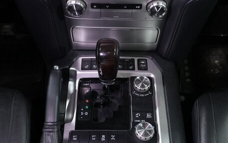 Toyota Land Cruiser 200, 2019 год, 6 100 000 рублей, 13 фотография