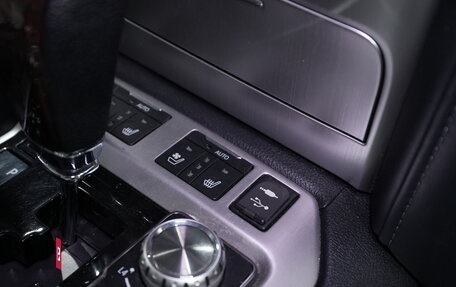 Toyota Land Cruiser 200, 2019 год, 6 100 000 рублей, 23 фотография