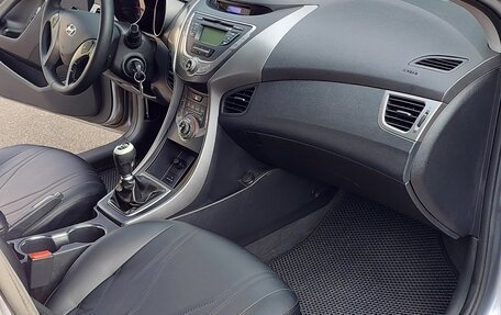 Hyundai Elantra V, 2012 год, 950 000 рублей, 18 фотография