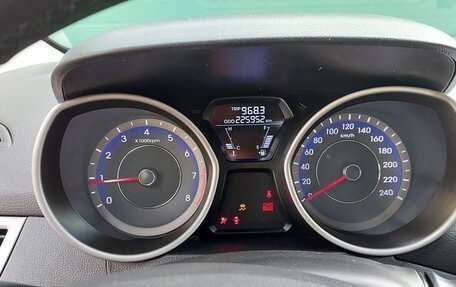 Hyundai Elantra V, 2012 год, 950 000 рублей, 13 фотография