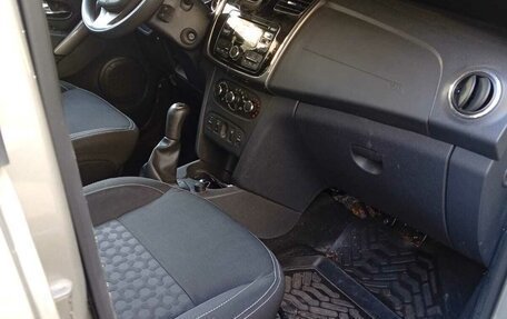 Renault Logan II, 2014 год, 690 000 рублей, 6 фотография