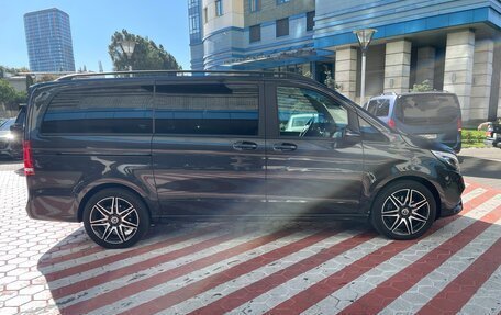 Mercedes-Benz V-Класс, 2022 год, 10 000 000 рублей, 3 фотография