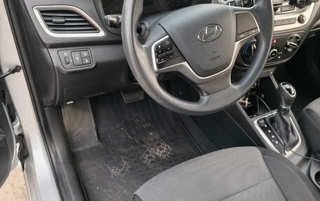 Hyundai Solaris II рестайлинг, 2018 год, 1 150 000 рублей, 13 фотография