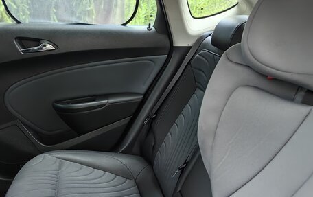 Opel Astra J, 2013 год, 1 030 000 рублей, 15 фотография