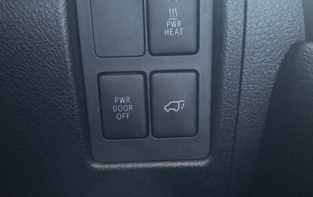 Toyota Land Cruiser 200, 2013 год, 3 500 000 рублей, 10 фотография