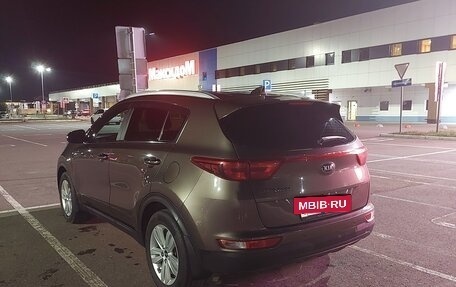 KIA Sportage IV рестайлинг, 2018 год, 2 000 000 рублей, 9 фотография