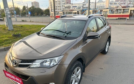 Toyota RAV4, 2014 год, 2 200 000 рублей, 6 фотография