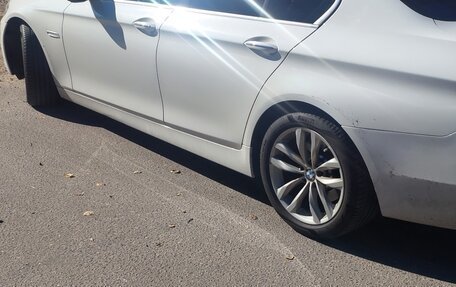 BMW 5 серия, 2014 год, 1 950 000 рублей, 2 фотография