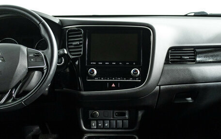 Mitsubishi Outlander III рестайлинг 3, 2020 год, 2 179 898 рублей, 14 фотография