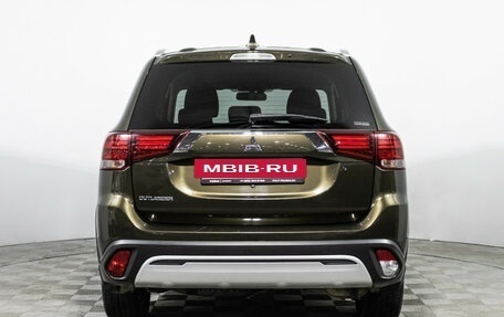 Mitsubishi Outlander III рестайлинг 3, 2020 год, 2 179 898 рублей, 6 фотография