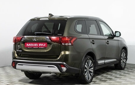 Mitsubishi Outlander III рестайлинг 3, 2020 год, 2 179 898 рублей, 5 фотография