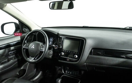 Mitsubishi Outlander III рестайлинг 3, 2020 год, 2 179 898 рублей, 9 фотография