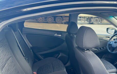 Hyundai Solaris II рестайлинг, 2015 год, 1 000 000 рублей, 13 фотография