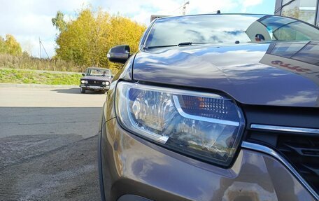 Renault Logan II, 2019 год, 999 000 рублей, 21 фотография