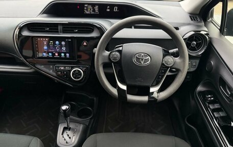 Toyota Aqua I, 2018 год, 1 350 000 рублей, 7 фотография
