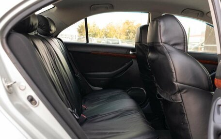 Toyota Avensis III рестайлинг, 2004 год, 820 000 рублей, 20 фотография