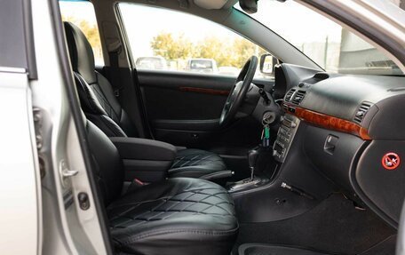 Toyota Avensis III рестайлинг, 2004 год, 820 000 рублей, 21 фотография