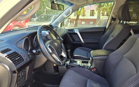 Toyota Land Cruiser Prado 150 рестайлинг 2, 2016 год, 3 150 000 рублей, 19 фотография