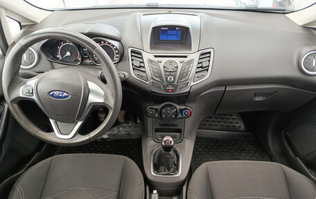 Ford Fiesta, 2015 год, 1 090 000 рублей, 18 фотография