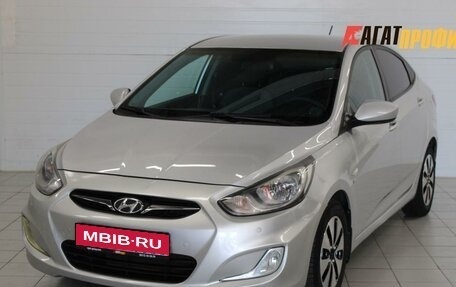 Hyundai Solaris II рестайлинг, 2013 год, 800 000 рублей, 1 фотография