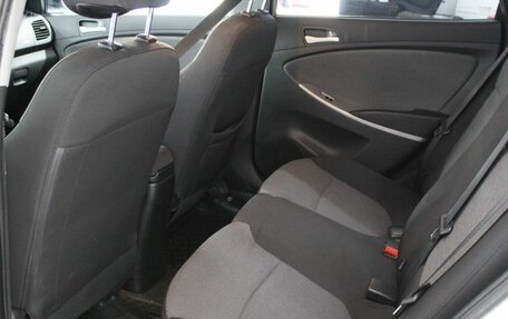 Hyundai Solaris II рестайлинг, 2013 год, 800 000 рублей, 17 фотография