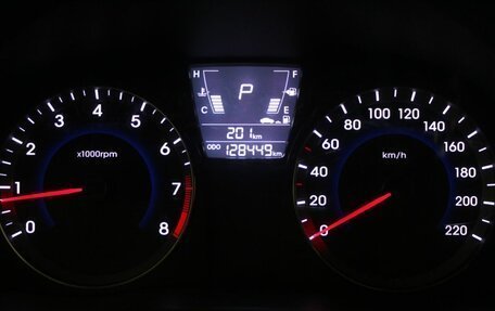 Hyundai Solaris II рестайлинг, 2013 год, 800 000 рублей, 18 фотография