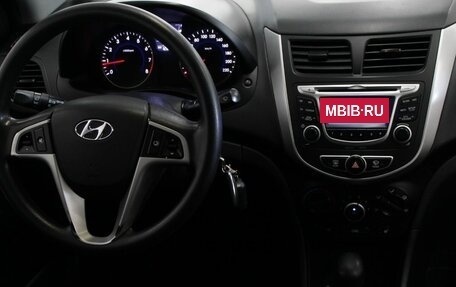 Hyundai Solaris II рестайлинг, 2013 год, 800 000 рублей, 19 фотография
