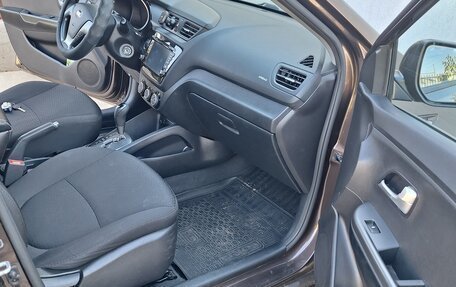 KIA Rio III рестайлинг, 2015 год, 1 100 000 рублей, 18 фотография