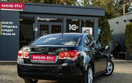 Chevrolet Cruze II, 2010 год, 599 000 рублей, 3 фотография