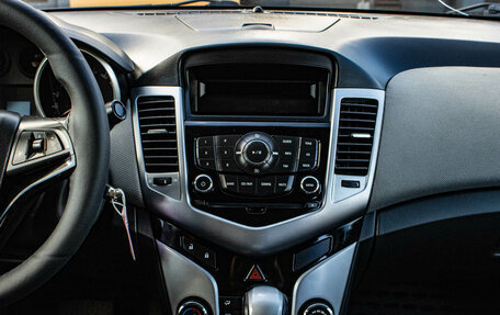 Chevrolet Cruze II, 2010 год, 599 000 рублей, 7 фотография
