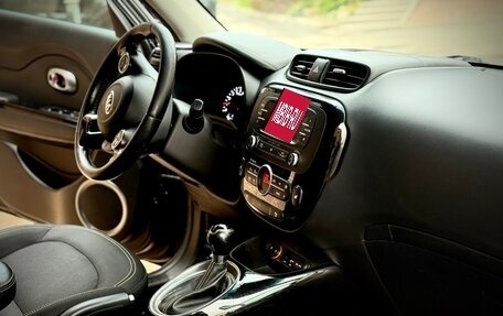 KIA Soul II рестайлинг, 2016 год, 1 215 000 рублей, 19 фотография