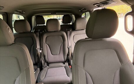 Mercedes-Benz V-Класс, 2023 год, 12 560 000 рублей, 16 фотография