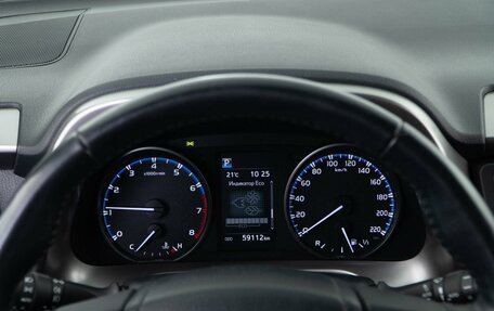 Toyota RAV4, 2017 год, 2 466 050 рублей, 21 фотография