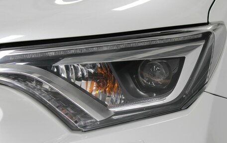 Toyota RAV4, 2018 год, 2 610 000 рублей, 6 фотография