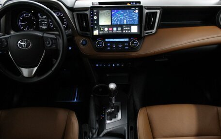 Toyota RAV4, 2018 год, 2 610 000 рублей, 20 фотография