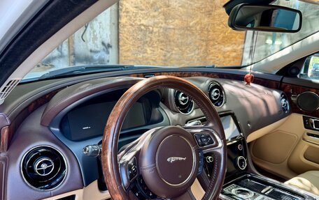 Jaguar XJ IV (X351), 2013 год, 2 400 000 рублей, 6 фотография